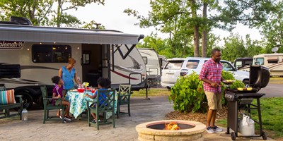 Beginner&#39;s Guide to RV Camping: Tips for a Smooth Adventure