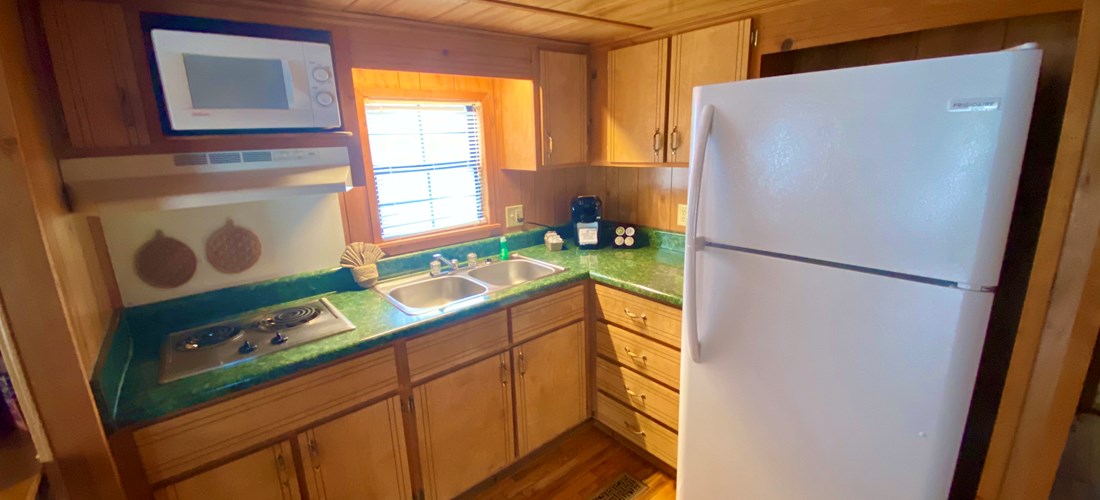 Deluxe Waterfront (6 People) Kitchen